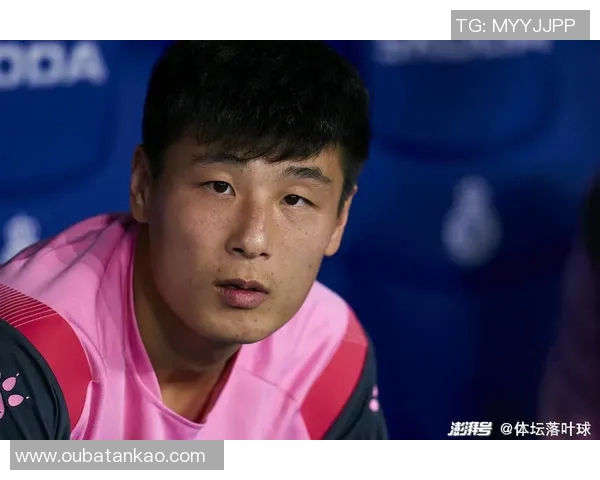 哈维西蒙斯的崛起之路：从青训天才到职业赛场的闪耀明星