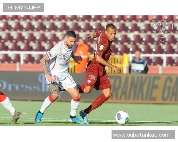 那不勒斯与佩鲁甲的精彩对决揭示足球魅力与战术智慧的碰撞